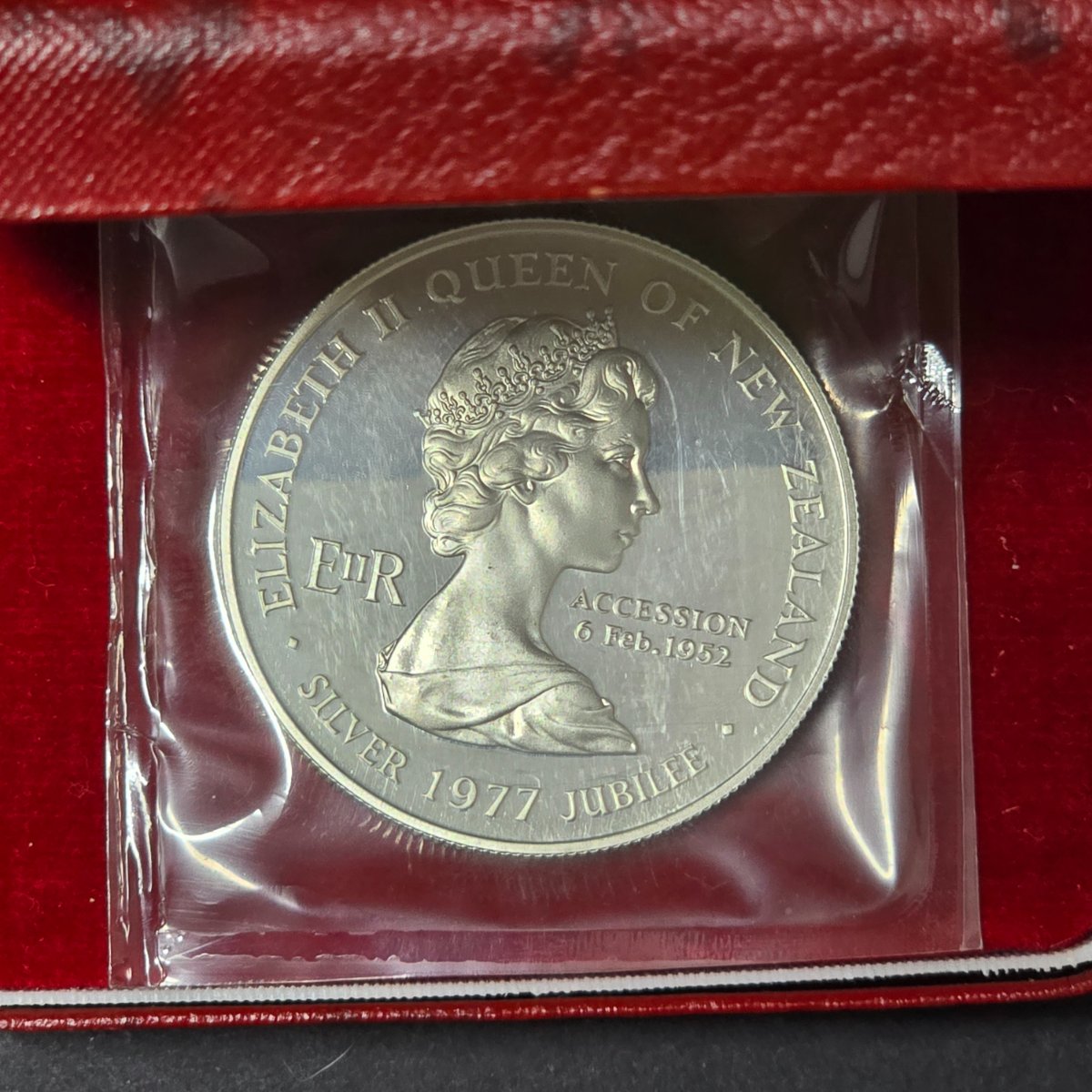 1977 New Zealand $1 Queen Elizabeth II Silver Jubilee Silver Proof