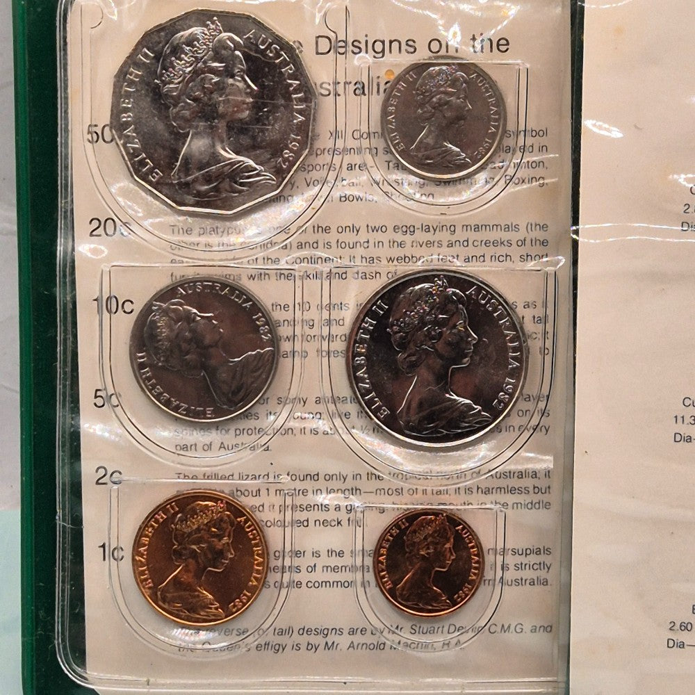 1982 Australian Six Coin Mint Set Green Wallet