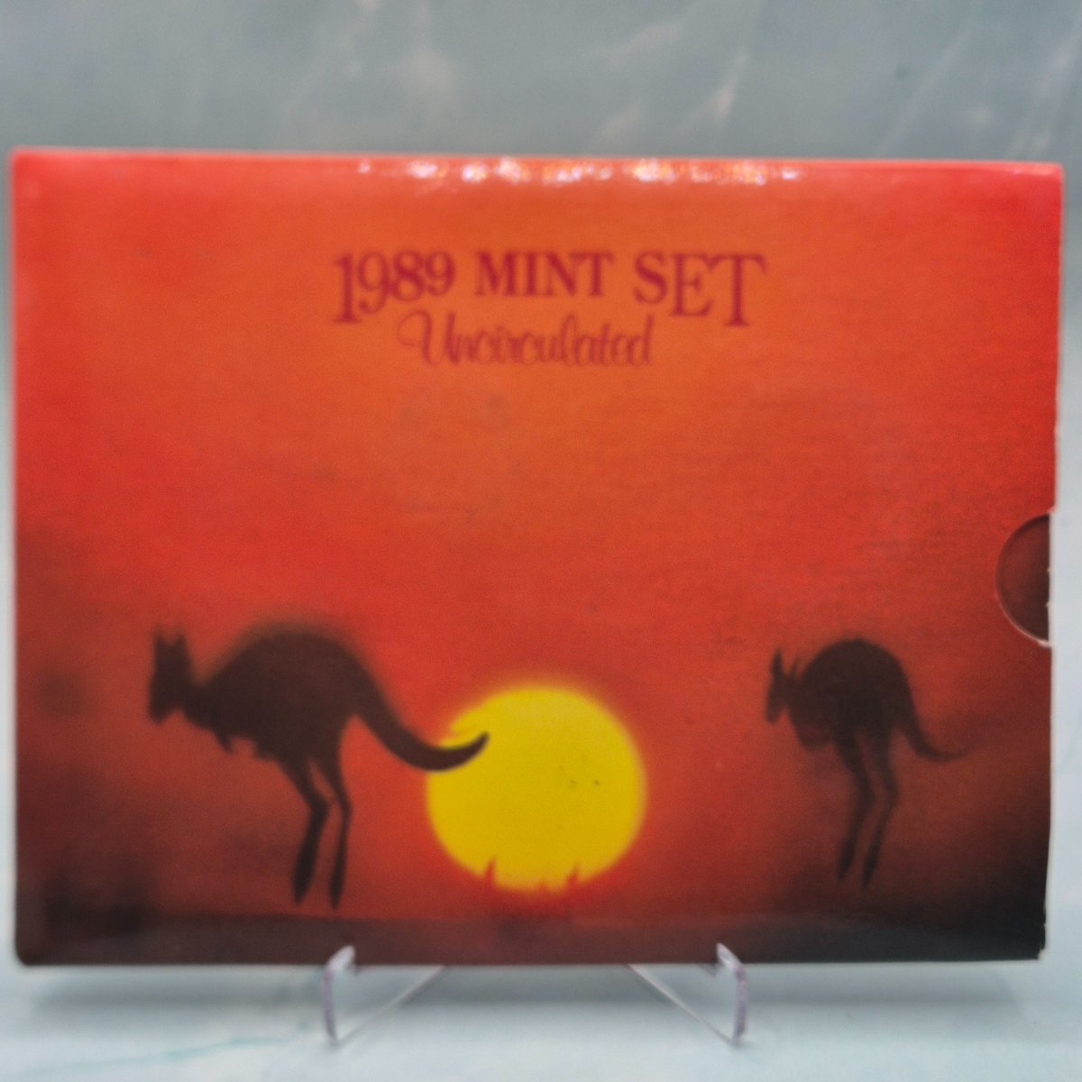 1989 Eight Coin Mint Set Uncirculated Year Set outer cover