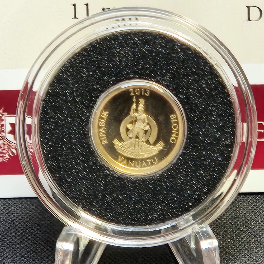 2012 Vitruvian Man Gold Proof Coin – 10 Vatu, Macquarie Mint (0.5g .585)