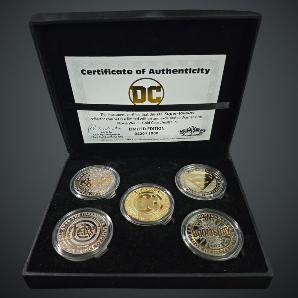 DC Super-Villains Collector Coin Set Warner Bros. Movie World Exclusive 0220/1000