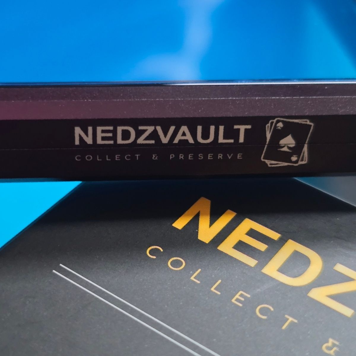 Aluminium Graded Card Slab Protector – GRADIENT BLACK/PINK